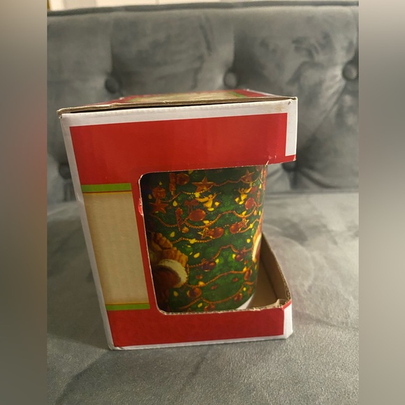NIB Holiday Mug - Picture 5 of 7